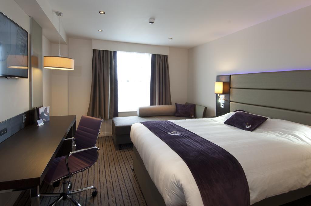 Premier Inn London Croydon West - Purley A23 Szoba fotó