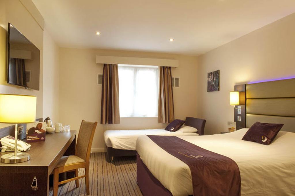 Premier Inn London Croydon West - Purley A23 Szoba fotó