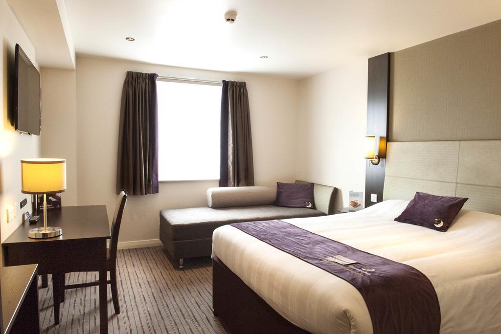 Premier Inn London Croydon West - Purley A23 Szoba fotó