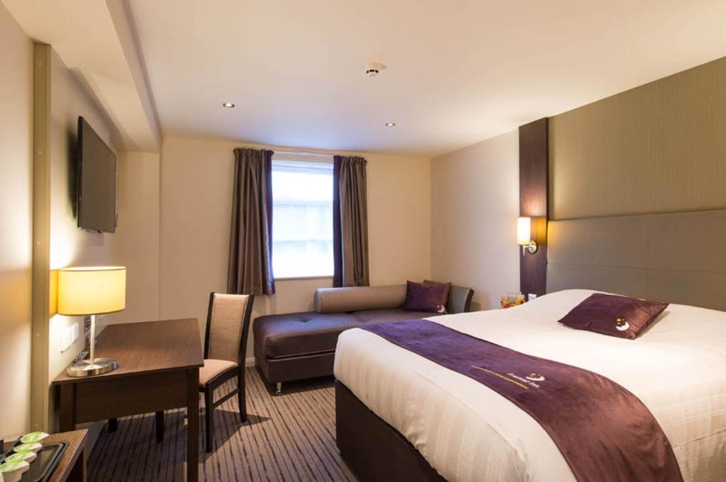 Premier Inn London Croydon West - Purley A23 Szoba fotó