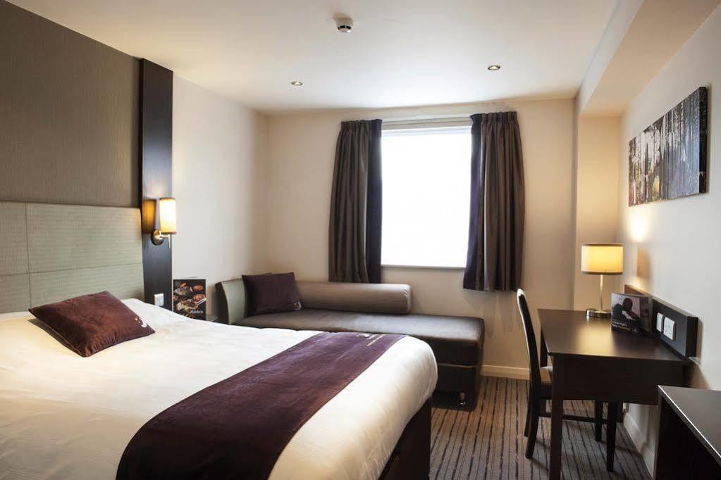 Premier Inn London Croydon West - Purley A23 Kültér fotó